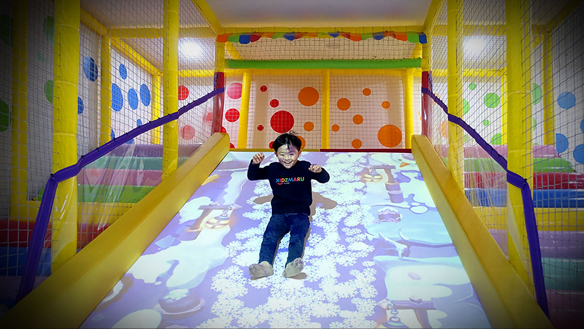 兒童游樂(lè)設(shè)施