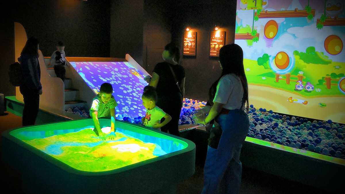 兒童游樂設(shè)施